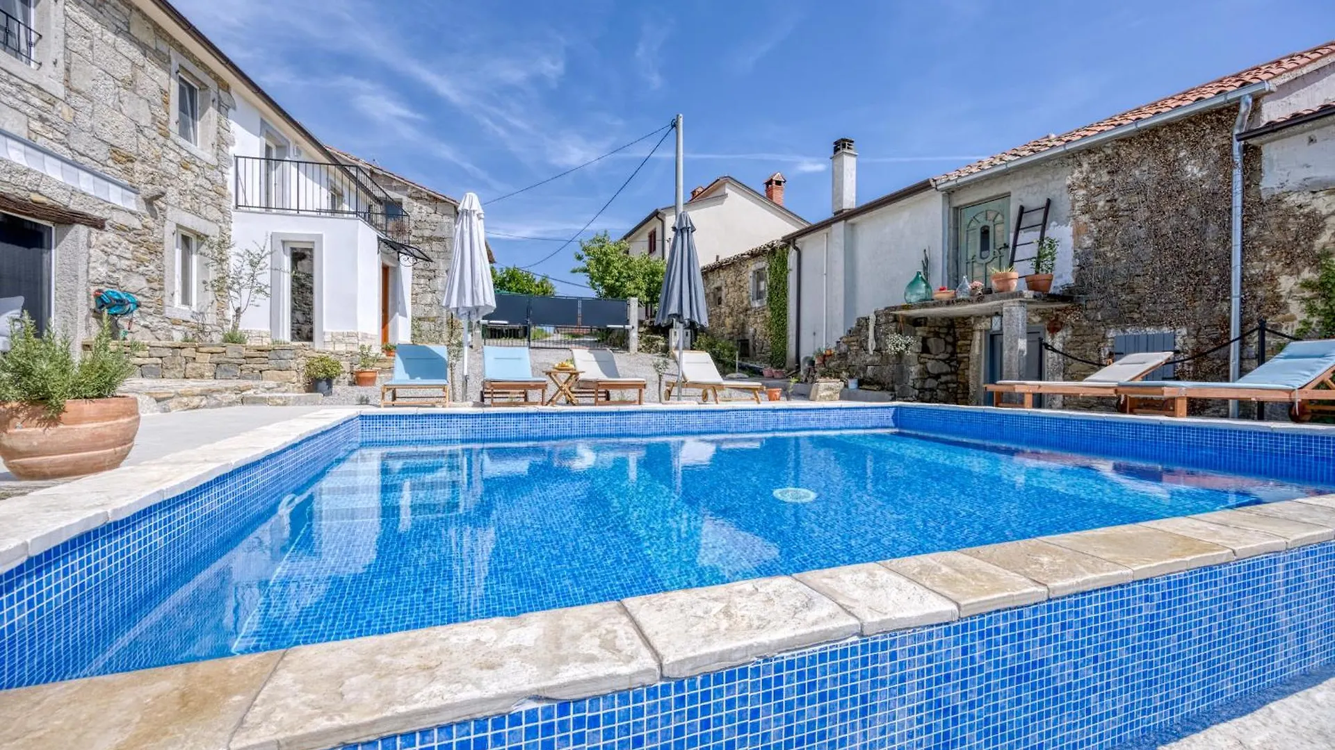 Casa Emilia In Sveti Donat Villa Buzet